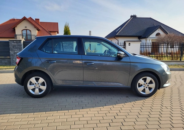 Skoda Fabia cena 34900 przebieg: 156874, rok produkcji 2016 z Warszawa małe 407